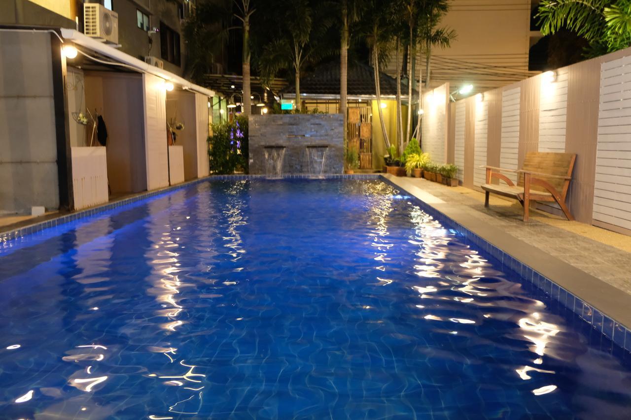 รอยัล ไนน์ กาญจนบุรี Hotel ภายนอก รูปภาพ